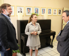 Flávio Arns visita Colégio Estadual Rio Branco, em Curitiba, a convite da Direção da escola, para entrar em contato com comunidade escolar e discutir ações para espaços da isntituição.