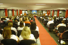 Durante essa semana a Caravana da Poesia Helena Kolody levou oficinas, atividades culturais e artísticas e o incentivo à prática da leitura a centenas de estudantes, professores e funcionários nos Núcleos Regionais de Educação.