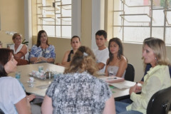 Jovens discutiram formas de incentivar estudantes do ensino médio a encaminhar propostas para melhorar educação.