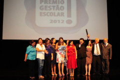 A escola estadual Tomé Francisco da Silva, localizada na cidade de Quixaba, no sertão pernambucano, foi eleita a grande vencedora do Prêmio Gestão Escolar 2012 e receberá R$ 30 mil e o título de Escola Referência Brasil.