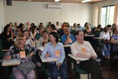 Diretores, professores, pedagogos e técnicos de estabelecimentos de ensino de nove Núcleos Regionais que oferecem ensino nas presídios do Paraná se reuniram nesta terça-feira (20), em Curitiba, para debater fortalecimento de ações para alfabetizar apenados.