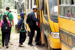 A partir de 2013, o governo do Estado vai antecipar de abril para fevereiro o início do repasse de recursos do transporte escolar para os municípios e reduzir a burocracia do processo.
