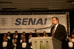 Parceria com o Sistema S permite que alunos façam cursos de reforço das disciplinas da grade escolar e aprendam profissões. O objetivo é ampliação da jornada escolar, caminhando para o ensino em tempo integral e buscando a formação integral do aluno. A partir de 2013 a oferta desses cursos será ampliada para os alunos do 9.° ano atingindo cerca de 30 mil estudantes.