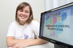 Aluna do Colégio Estadual Edimar Wright. Foto de Arquivo.