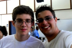 Thiago Negrão Chuba e Paulo Rogério Mileo Júnior estão entre os 37 estudantes brasileiros escolhidos pela embaixada norte-americana para participar da 11ª edição do programa. Eles embarcam nesta sexta-feira (11) para os Estados Unidos, onde irão conhecer escolas e projetos sociais, entre outras atividades.
