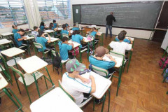 Os recursos devem ser utilizados para melhoria da infraestrutura, manutenção e outras despesas relacionadas com a atividade educacional.