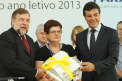 A Secretaria de Estado da Educação fornecerá uniformes e equipamentos de proteção individual (EPIs) para mais de 5,4 mil profissionais que trabalham nas cozinhas da Rede Estadual de Ensino.