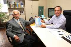 Mamed apresentou à Secretaria da Educação a “Coletânea Academia Paranaense da Poesia”, na qual é um dos coautores. O livro foi lançado em dezembro.