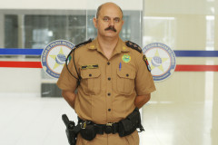 “Estamos atualizando os conhecimentos necessários ao efetivo, na atividade da segurança pública, para padronização, e para uma atuação adequada nas escolas do Paraná”, ressaltou o major Gérson Buczenko, comandante do Batalhão da Patrulha Escolar Comunitária.