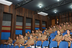 Policiais militares do Batalhão da Patrulha Escolar Comunitária estão participando até sexta-feira (1º) de um curso de nivelamento, como preparação para início das aulas nas escolas paranaenses.