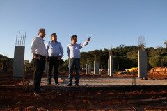 Vice-governador e secretário de Estado da Educação, Flávio Arns,.visita obras do Centro Estadual de Educação Profissional de Laranjeiras do Sul.  O futuro CEEP já está com 10% da obra concluída. A previsão de entrega do novo prédio escolar é em julho de 2012. 