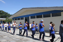 O Colégio Estadual Professora Luiza Ross, em Curitiba, passou por um treinamento de abandono de prédio em uma simulação de risco. A ação marcou o início das atividades do programa Brigada Escolar para 2013, e foi coordenada por equipes da Defesa Civil e do Corpo de Bombeiros. <br />
<br />
Veja mais fotos em: <a href=" http://www.flickr.com/photos/flavioarns/sets/72157632815149604/ " target="_blank"> http://www.flickr.com/photos/flavioarns/ </a>
