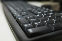 A Secretaria da Educação do Paraná está adquirindo 850 computadores e 124 notebooks, que serão distribuídos nos 32 NREs e na própria SEED.