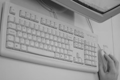 A Secretaria da Educação divulga a todas as escolas estaduais orientação para baixa nos bens materiais patrimoniados que não têm mais condições de uso.