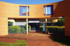 O Colégio Estadual Senador Teotônio Vilela, em Assis Chateaubriand, vai ganhar novos e maiores espaços para depósito de merenda e também no refeitório. Também serão trocado os pisos da cozinha e de algumas salas de aula. 