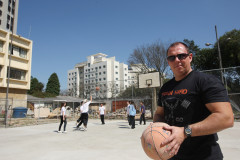 Educação Física no Colégio Estadual Pedro Macedo, em Curitiba, 2011.