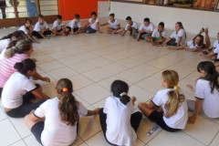Os 180 alunos do 6º ao 9º anos do ensino fundamental do Colégio Rocha Pombo, agora têm uma grade horária mesclada com disciplinas da grade curricular comum e as diversificadas. 
