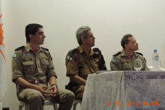 Foi realizado na última semana de março, no Colégio Estadual de Campo Mourão, o Curso de capacitação da Brigada Escolar. O evento, que teve a presença dos soldados do Corpo de Bombeiros, capacitou 88 professores e diretores de escolas do Núcleo Regional de Educação (NRE) de Campo Mourão, além de instruir alunos em situações de emergência.