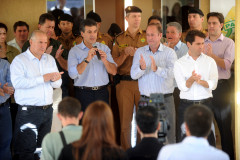 Governador Beto Richa acompanhado pelo Prefeito José Altair Moreira e pela primeira dama  do município, Marilda Alves Moreira, Secertário de Desenvolvimento Urbano, Deputado Ratinho Junior, Secertário da Saúde, Michele Caputo Neto, Secertário da Infraestrutura e Logística, José Richa Filho, comandante-geral da PM, Coronel Roberson Bondaruk, Deputados Alexandre Curi e Francisco Buhrer e demais autoridades, entrega a população as novas instalações do Destacamento Policial Militar, entrega