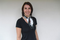 Durante seis meses, professora de língua portuguesa irá atender a alunos brasileiros que estudam lá, além de discutir o ensino no Brasil.