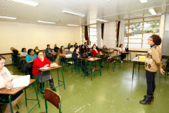 30 mil funcionários de escolas estaduais recebem capacitação de combate ao preconceito em todos os Núcleos Regionais de Educação.