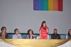 A Secretaria de Estado da Educação (SEED) promove até quinta-feira (06) o 2º Encontro Estadual de Educação LGBT (gays, lésbicas, bissexuais, transexuais e travestis), em Pontal do Paraná. Participam cerca de 500 professores, pedagogos e funcionários da rede pública estadual. O evento discute propostas para enfrentar nas escolas a discriminação e o preconceito que envolvem o tema.