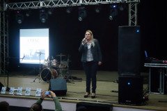 O Festival Estudantil da Canção acontece em três etapas: escolar, municipal e regional. Todas as 94 escolas do Núcleo Regional participam.