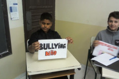 Alunos fizeram trabalhos e promoveram palestras para evitar práticas que podem gerar violência dentro das salas de aula.