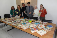 Colégio Estadual Santa Cândida, em Curitiba, doou 400 exemplares de livros de literatura arrecadados em campanha que envolveu a comunidade escolar.