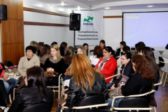 A Secretaria de Estado da Educação, em parceria com a Secretaria da Família e Desenvolvimento Social, promove até esta quinta-feira (1º), em Curitiba, o 3º Seminário Estadual de Acompanhamento da Frequência Escolar no Programa Bolsa Família.