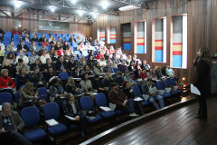 As escolas da rede estadual do Paraná terão atendimento personalizado da Secretaria de Estado da Educação para suporte pedagógico.  “Não podemos trabalhar de forma generalizada, tendo realidades tão diferenciadas em todo o Paraná. Precisamos respeitar essas diferenças e ajudar a resolver problemas que nem sempre são comuns a todas as escolas”, diz a superintendente de Educação, Eliane Rocha.
