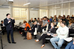 Gestor conheceu funcionamento da pasta, visitou escolas estaduais e fez palestra sobre colégio nova-iorquino.