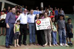 O governador Beto Richa disse nesta sexta-feira (9/8), durante encontros com comunidades de municípios do Noroeste do Estado, que é contra a aprovação do novo texto do Plano Nacional de Educação (PNE), que transfere a obrigatoriedade de atendimento dos alunos com necessidades especiais para a escola pública convencional.