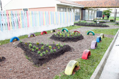 20-06-13 - Colégio Estadual Ipê em São José dos Pinhais. Colégio implanta sistema sustentável com horta, árvores, jardim, rádio escola.
