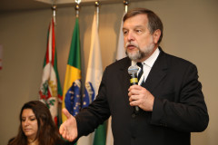 Os trabalhos dos alunos finalistas participarão do Programa é-Especial da TV é-Paraná, que será exibido no dia 14 de setembro.<br />
<br />
Veja mais fotos em: <a href="http://www.flickr.com/photos/flavioarns/sets/72157635364534979/" target="_blank"> http://www.flickr.com/photos/flavioarns/</a>