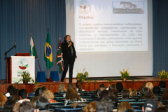 Educando com a horta escolar e a gastronomia no Paraná, reunião no auditório do Colégio Militar do Paraná, Nadia de Almeida Nunes, Coordenadora Nacional do projeto Educando com a horta Escolar. 03-09-13.  