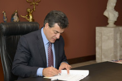 Treze unidades serão beneficiadas em diversas regiões do Paraná. Recursos são para reparos, melhorias e ampliações.