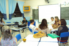 Na Escola Estadual Professor Augusto Bahls, que atende quase 300 alunos do ensino fundamental, já aconteceram as reuniões de apresentação do PAD com os professores, pedagogos e funcionários. “A receptividade foi muito boa. O PAD veio para fortalecer o trabalho que já estávamos realizando. As visitas da equipe do Núcleo Regional (Apucarana) só reforçam a importância dessa iniciativa para melhorar o nosso trabalho”, comentou a diretora Eunice de Castro.
