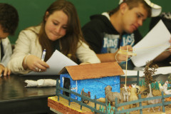 Durante a Semana Newton Freire Maia estudantes de cursos profissionalizantes assistiram a palestras e ministraram oficinas a cerca de 600 alunos de escolas da região de Pinhais.