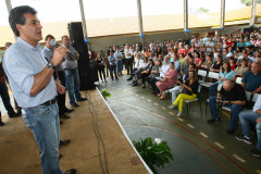TEIXEIRA SOARES - Governador Beto Richa entrega as obras de ampliação e reforma do Colégio Estadual do Campo de Guaraúna, faz anúncios e repassa investimentos para as áreas social, da saúde e educação do município. Teixeira Soares, 24/10/2013.  