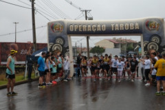 A 3ª edição da Corrida pela Água aconteceu no último domingo (3), em Cascavel. O tempo chuvoso não impediu que cerca de 350 pessoas, entre alunos, professores, funcionários, atletas amadores e profissionais participassem do evento. 