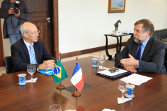 Uma delegação do Paraná irá à região de Rhône-Alpes, na França, em dezembro deste ano para estreitar os acordos de cooperação na Educação.<br />
<br />
Veja mais fotos em: <a href=" http://www.flickr.com/photos/flavioarns/sets/72157637386992643/" target="_blank"> http://www.flickr.com/photos/flavioarns </a>