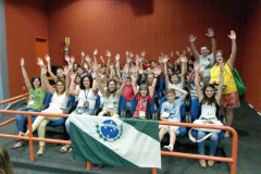 Delegação paranaense apresentou projetos desenvolvidos nas escolas com assuntos envolvendo quatro elementos da natureza (terra, fogo água e ar).