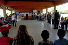 Parceria entre as secretarias da Educação, da Segurança Pública e de Justiça vai instalar postos de emissão de Carteira de Identidade em comunidades.
Londrina, 06/12/2013.