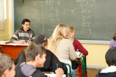 As escolas da rede estadual de educação começam na próxima semana, de 16 a 20 de dezembro, a distribuição de aulas para o ano letivo de 2014. 