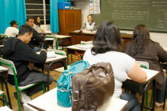 Alunos com mais de 15 anos interessados em concluir Ensino Fundamental e mais de 18 anos para o Ensino Médio podem se matricular até sete de fevereiro. Na foto, turma do Ceebja Umuarama.