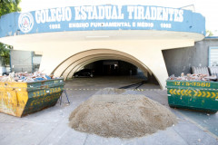 Mais de 100 escolas da rede estadual de ensino começaram o ano com obras de reparos e melhorias. São obras no valor de até R$ 150 mil. Na foto, o Colégio Estadual Tiradentes, em Curitiba. 30-01-14.