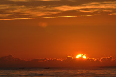 Dez estados das regiões Sul, Sudeste e Centro-Oeste, além do Distrito Federal, deverão atrasar o relógio em uma hora, à meia-noite de sábado para domingo.