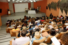 Secretários municipais de Educação e da Agricultura, gestores municipais e da Secretaria Estadual da Educação participaram nesta quarta-feira (19) de encontro para debater o andamento dos programas do Fundo Nacional de Desenvolvimento da Educação. Participaram representantes das cidades dos núcleos regionais de educação da Região Metropolitana de Curitiba.