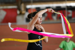 Cidade de Siqueira Campos, Colégio Estadual Professor Segismundo Antunes Netto, alunos tem aula de ginástica, na foto a aluna Isadora Bassani Marques. 02-04-14.  